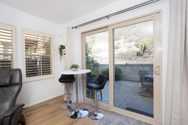 Building Photo - 2802 Bellezza Dr