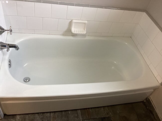 Building Photo - 1534 W Cambridge Ave