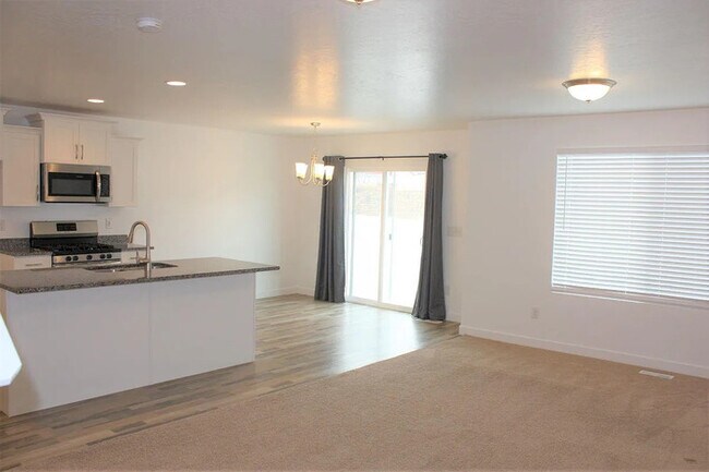 Building Photo - Coming Soon!