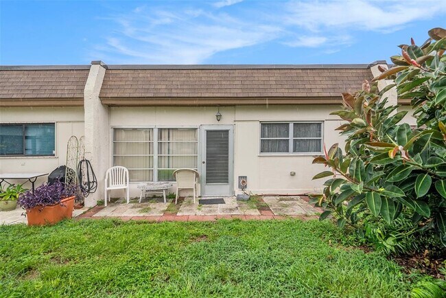 Building Photo - 2965 Flint Dr N