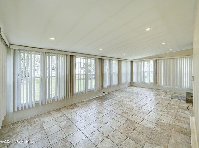 Building Photo - 59 Guadeloupe Dr