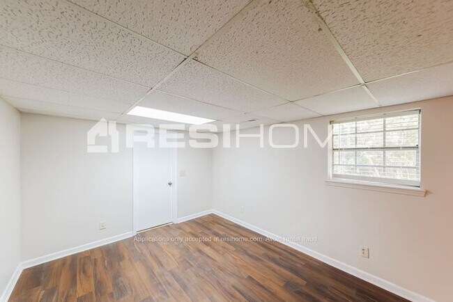 Building Photo - 741 Twin Ridge Dr