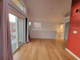 Building Photo - 336 N 73rd St