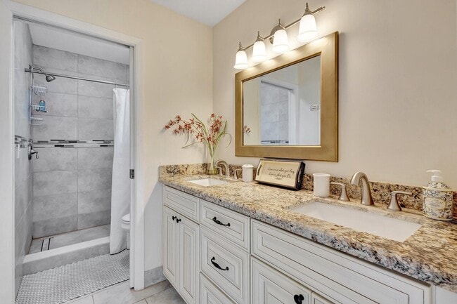 Building Photo - 5446 Reynolds Rd