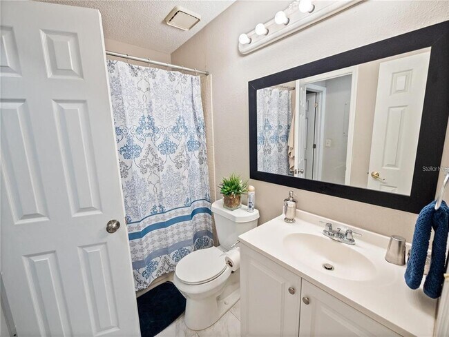 Building Photo - 605 Youngstown Pkwy