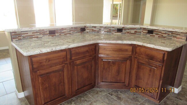 Building Photo - 3 bedroom 2 bathroom 2 car garage + 60FT R...