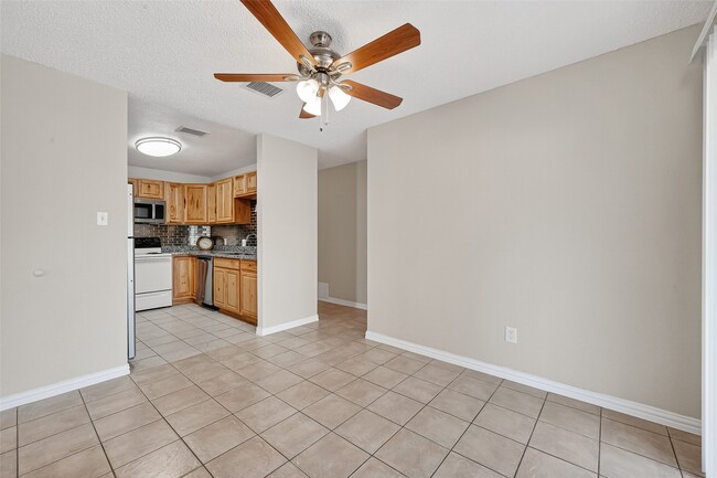 Building Photo - 6515 Morrisglen Ct