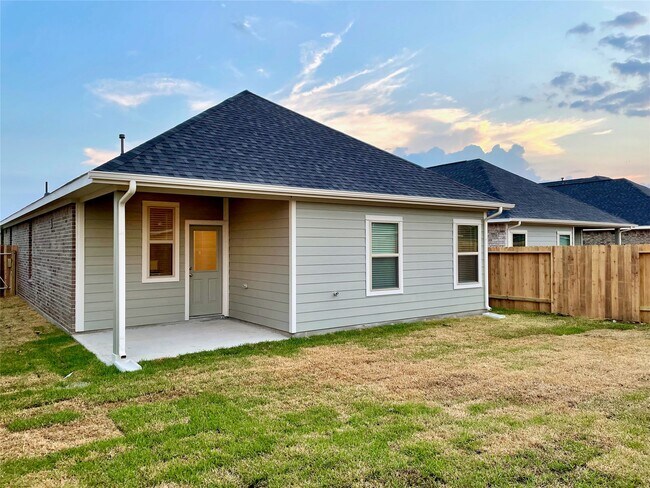 Building Photo - 31326 Spotted Saddle Hollow