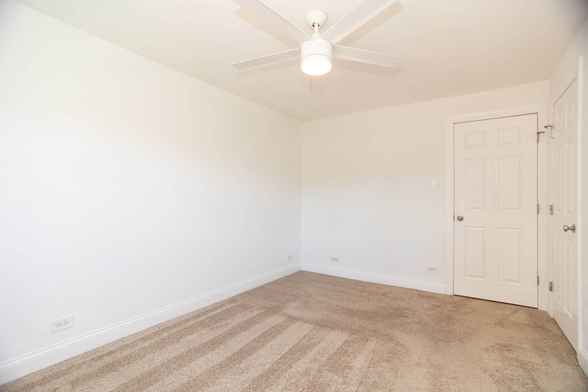 Building Photo - 2622 W Catalpa Ave