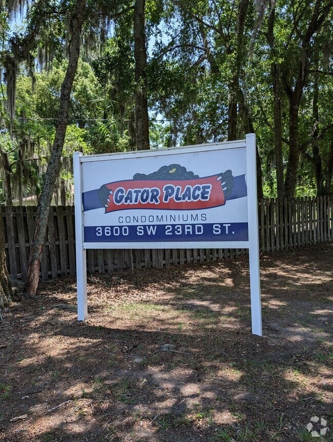 Building Photo - Gator Place