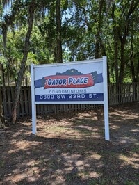 Building Photo - Gator Place