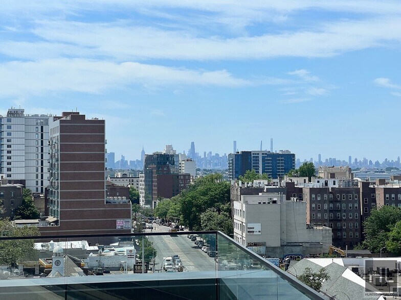 Building Photo - NORTHERN BOULEVARD