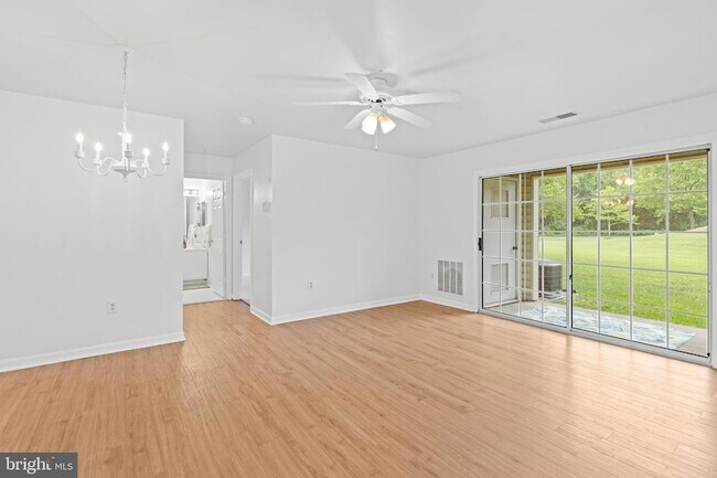Building Photo - 1310 Sheridan Pl