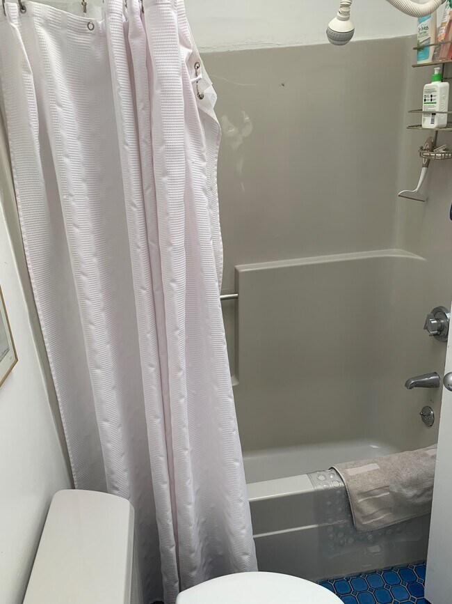 Building Photo - 45 Ayrault St