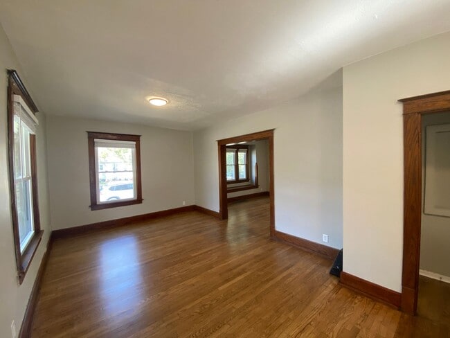 Building Photo - Fully Remodeled House!