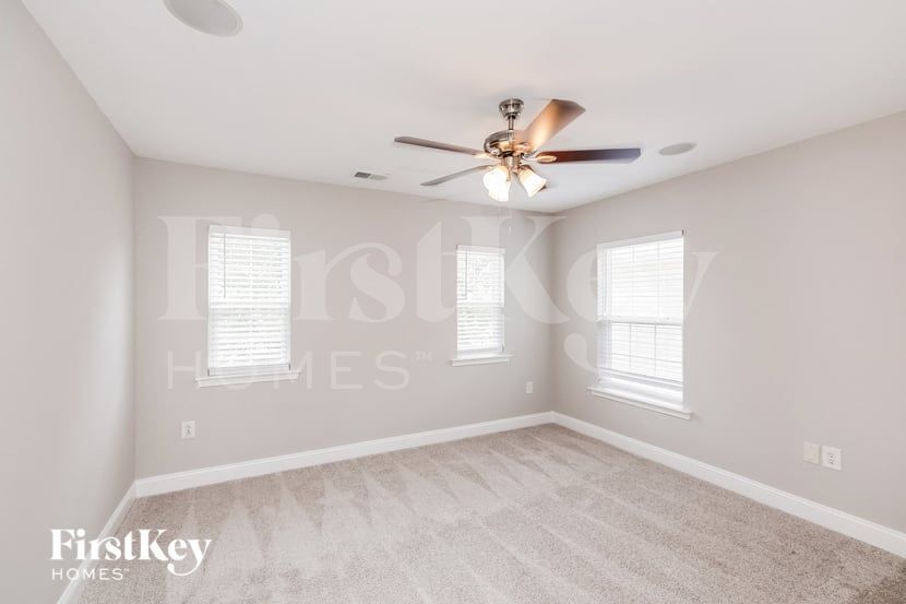 Building Photo - 213 Lameshur Ln