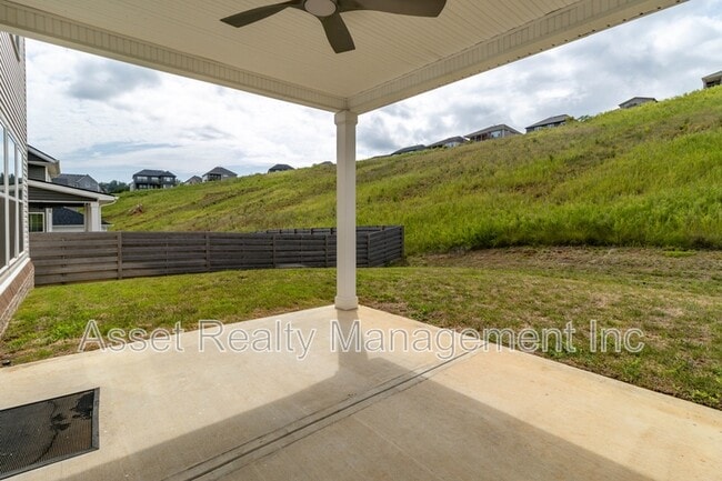 Building Photo - 1730 Silver Chapel Dr