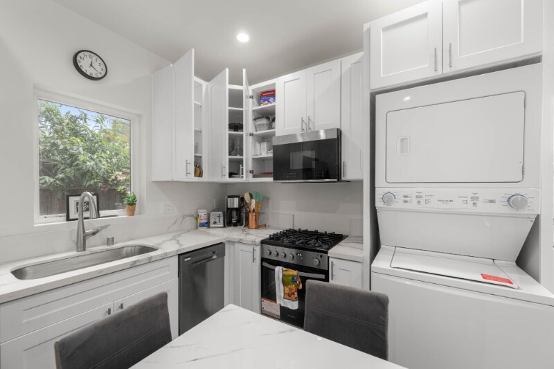 Building Photo - 1535 S Ogden Dr