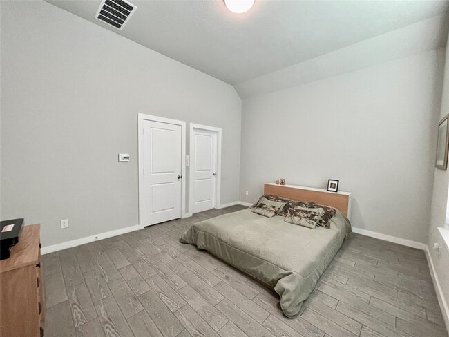 Building Photo - 4334 Hemlock Grove Ln