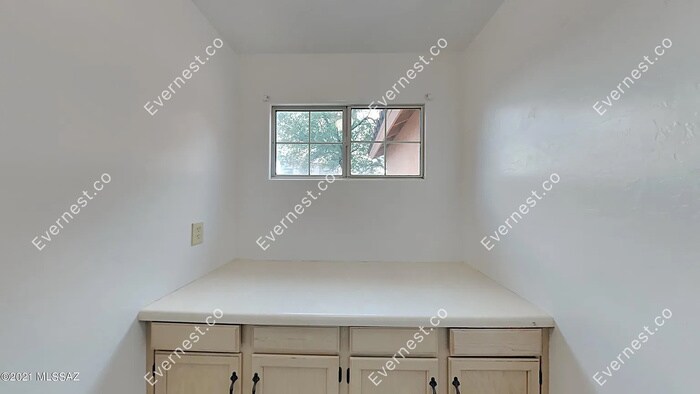 Building Photo - 12690 N Bandanna Way