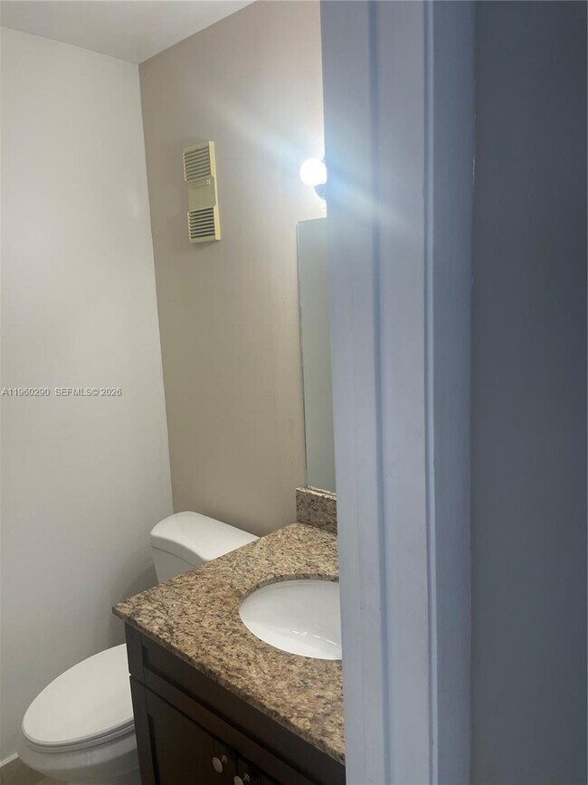 Building Photo - 2191 Bayberry Dr