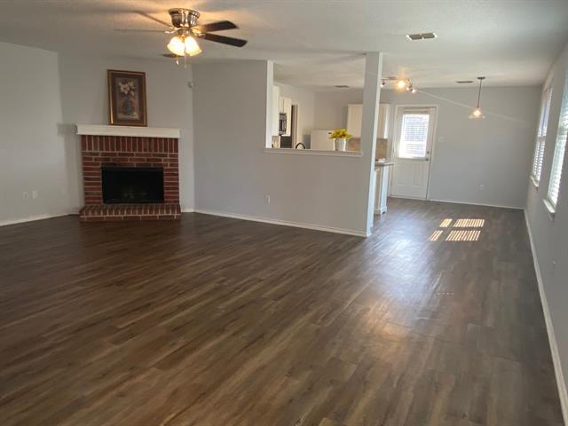 Building Photo - 1720 Pebble Brook Way