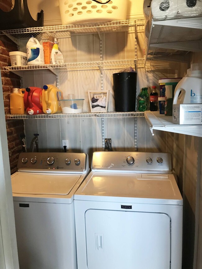 Laundry Room - 5812 Navajo Cir