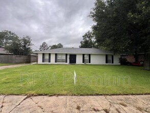Building Photo - 464 Wilton Dr
