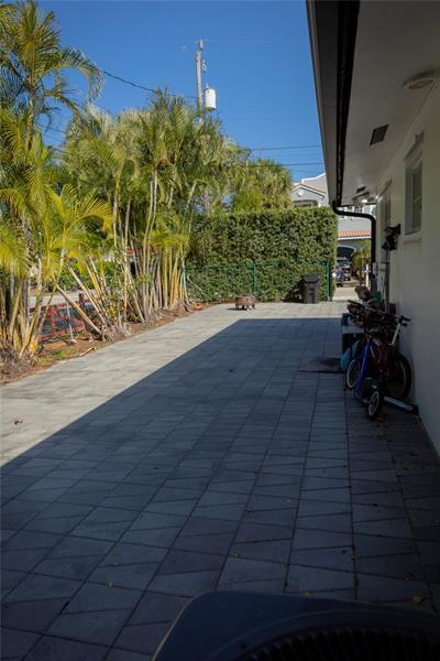 Building Photo - 641 SW 8th Ave