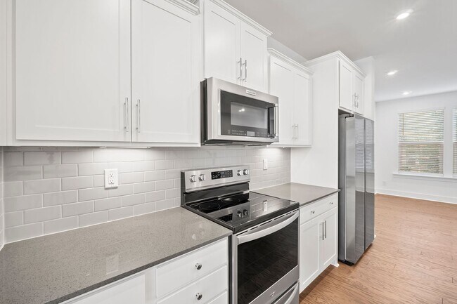 Building Photo - Prime Briar Creek Location – 3BR Townhome ...