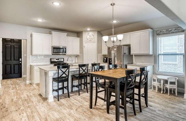 Building Photo - 616 Haven Dr
