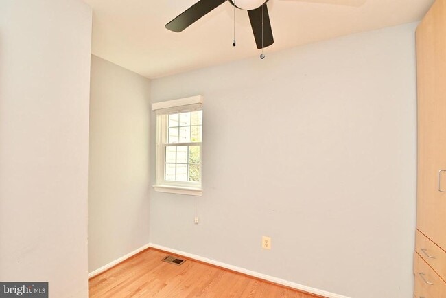 Building Photo - 10048 Wood Sorrels Ln