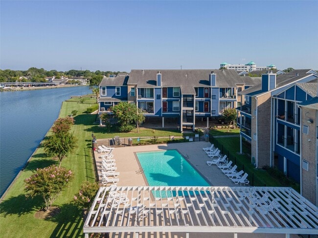 Building Photo - 18515 Egret Bay Blvd