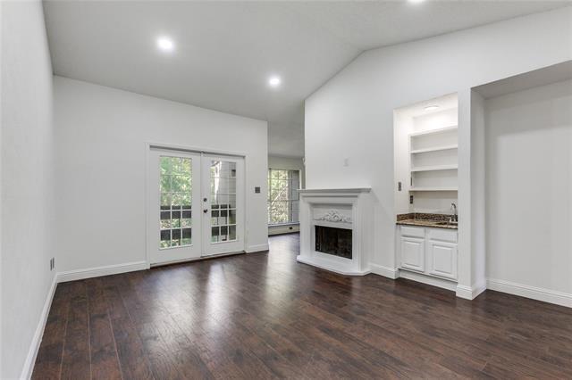 Building Photo - 9801 Royal Ln