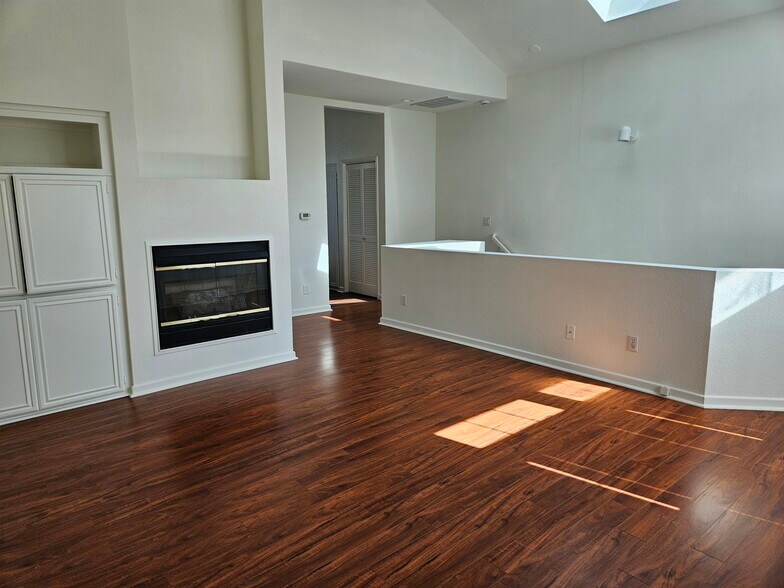 Living room Fireplace - 11829 Gateway Blvd