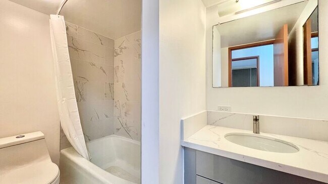 Building Photo - 3161 Ala Ilima St