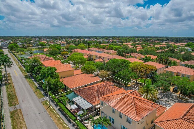 Building Photo - 15825 SW 60th Terrace