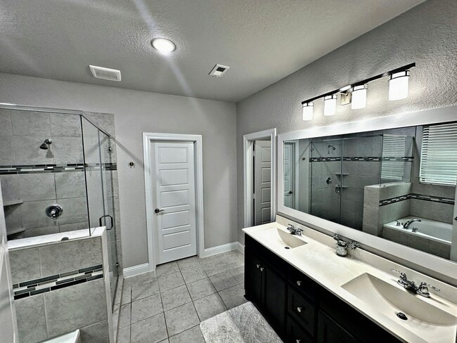 Building Photo - 21822 Rose Maris Ln