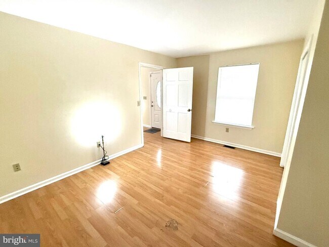 Building Photo - 402 Kiamensi Rd