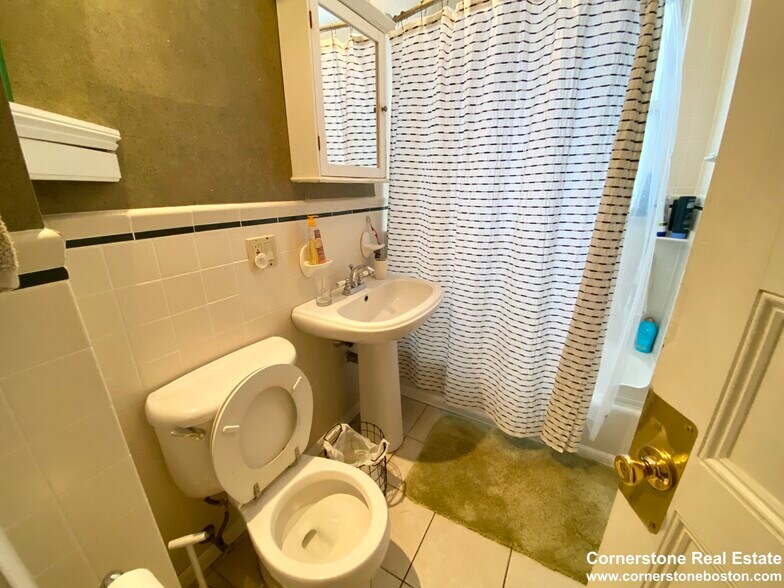 Building Photo - 12 Oswald St