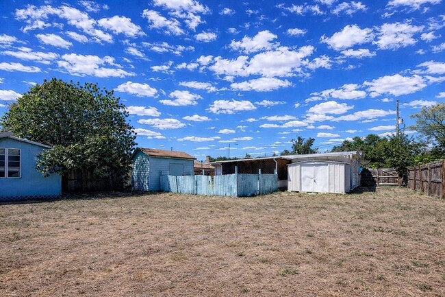 Building Photo - 7018 54th Ave N