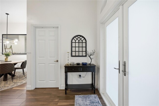 Building Photo - 2615 SE 5th Ct