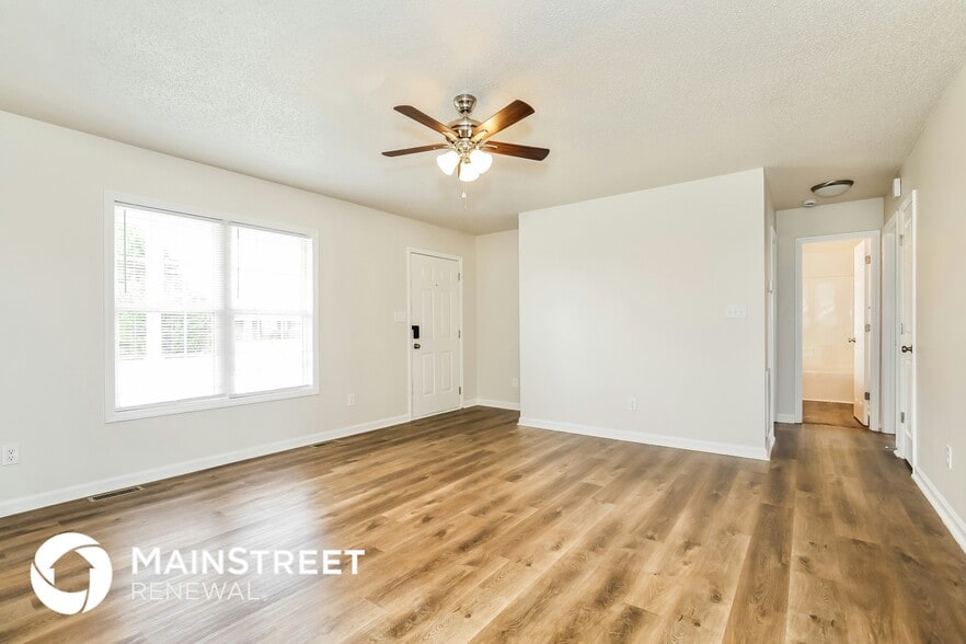 Building Photo - 2 Big Buck Ct