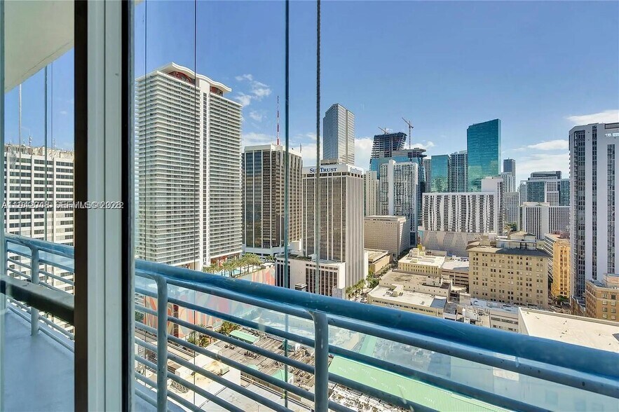 Building Photo - 133 NE 2nd Ave