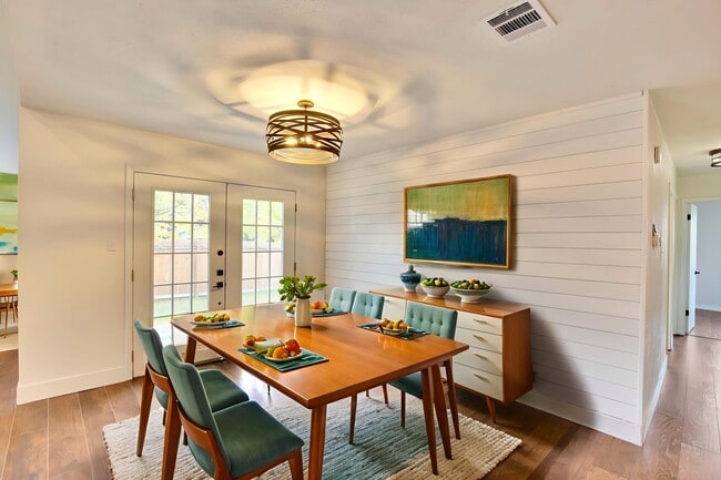 Building Photo - 7002 Skynook Dr