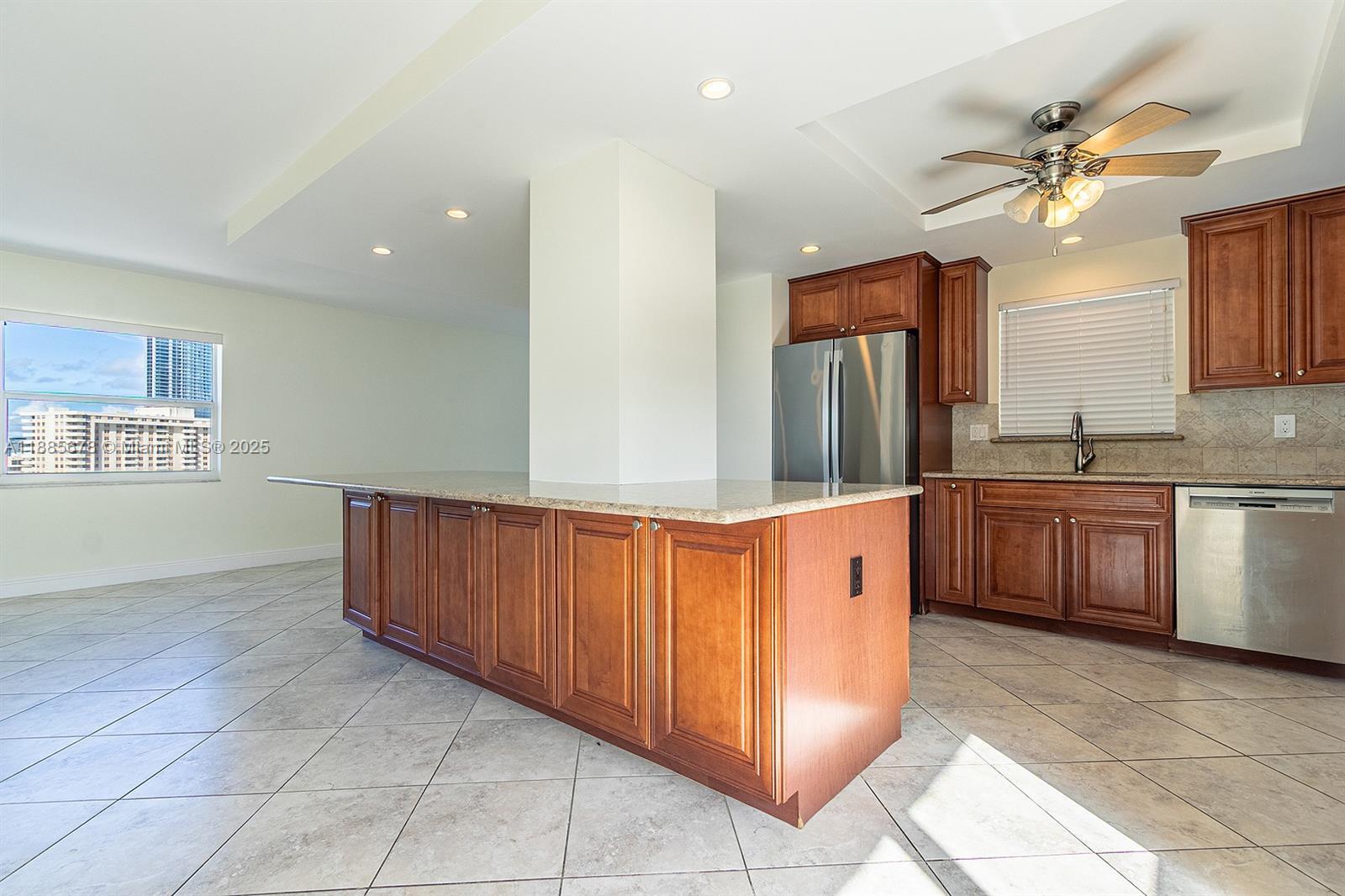 Building Photo - 121 Golden Isles Dr