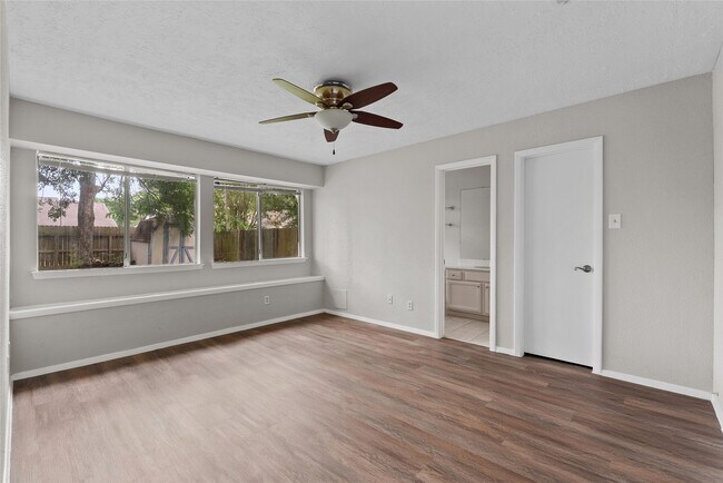 Building Photo - 2819 Sugar Wood Dr