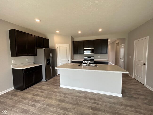 Building Photo - 1861 Fairmount Dr