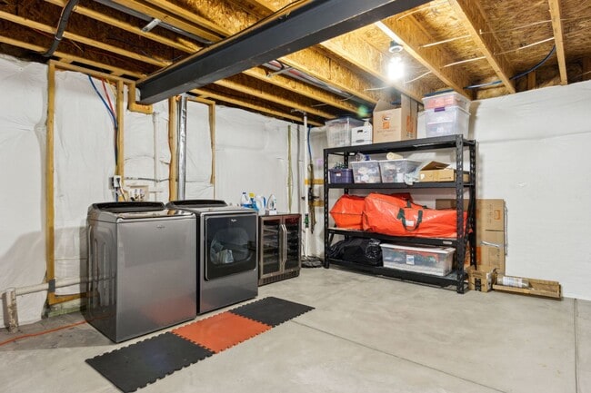 Building Photo - Modern and Updated 3-Bedroom, 2.5 Bathroom Home with Solar in Windshire Park