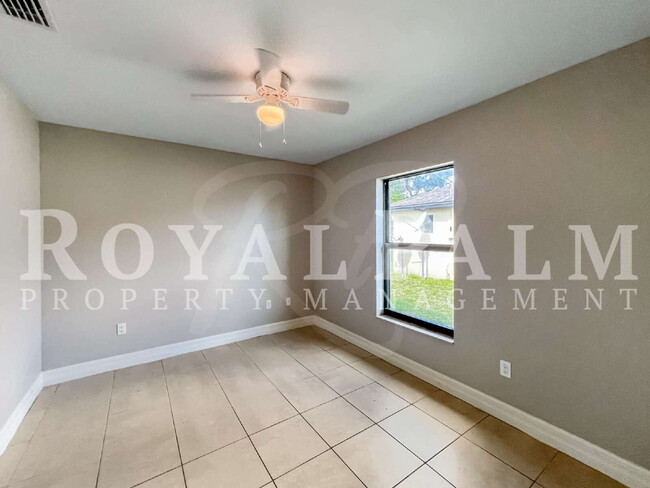 Building Photo - Cozy Up Long-Term & Leaf It All Behind – 3BR/2BA Duplex + Garage & The Favorite Perk: Screened. L...